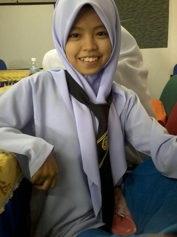 EchiekaEyka's tweet photo. Aku :D always smile even hati selalu luka. Haha http://t.co/ZBZVO2uZAn