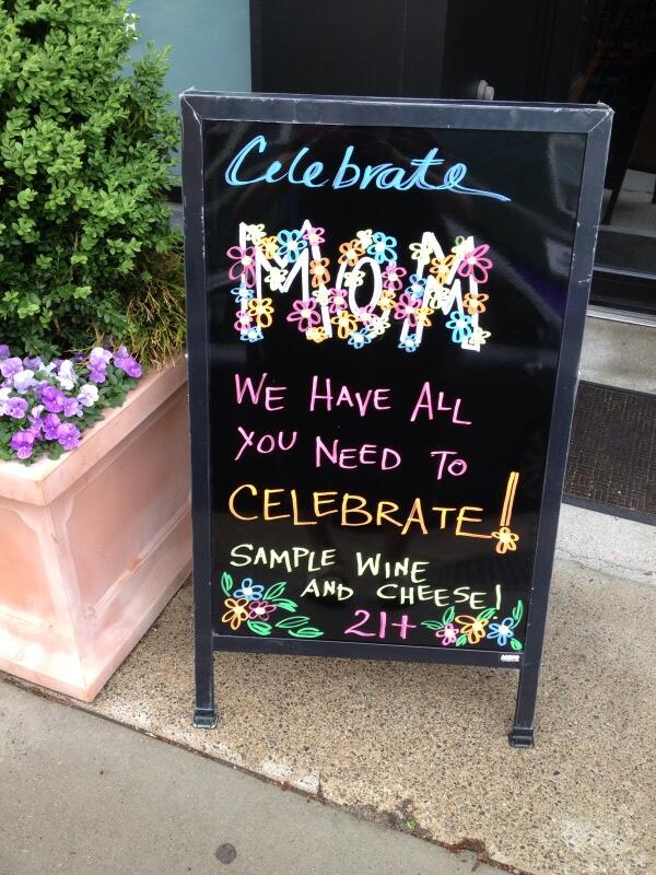 NotJustAnoGirl's tweet image. Happy Shopping! #melrose #thinkgift And we're tasting #wine and #cheese while you shop!