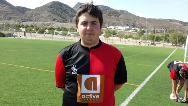 Chechulorca's tweet photo. El gran @morkoneti debuta con @ElOchoFC http://t.co/CnsV2Oengw