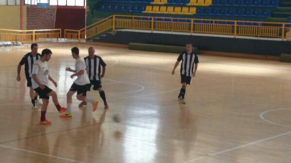 CGcityFC's tweet photo. @mariocantagallo y @dieegoo_3 mano a mano contra el enemigo... http://t.co/2jlcn6ds4X