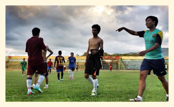 erilhindi's tweet photo. #footballtime#fcb#
#indobarcachapter# http://t.co/YibF6GwYTI