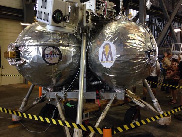 RyInSpace's tweet photo. Very cool to see @MorpheusLander up close in VAB. This is exactly what kids need to see to be inspired! Nice #ALHAT! http://t.co/17lFQWPEAm