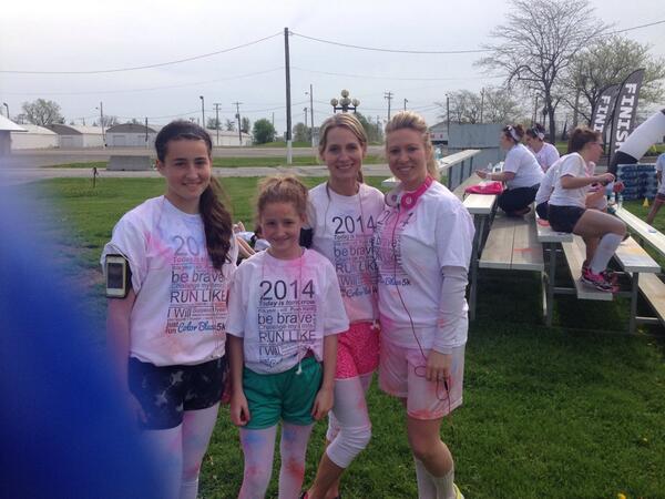 rachaelcox23's tweet photo. 32 mins first run of the year @aliviamarie7 @jennifermcmich3 http://t.co/WuFrbRr8cZ