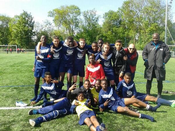 usroissy77's tweet photo. Après  le titre et la montée en DHR les U15 gagne 3-0 face a Trilport et sont en finale de coupe 77 nord. Bravo. http://t.co/Jdnom9E9fS