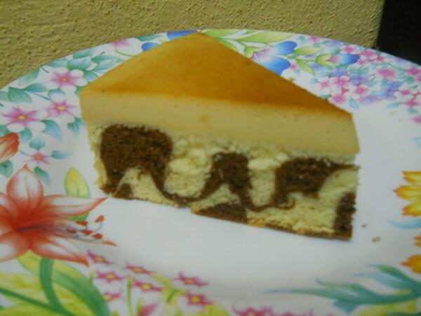 Fathynaz's tweet photo. selamat hari ibu untuk saya dan anda semua yang bergelar ibu... http://t.co/Im2GkE6hF5