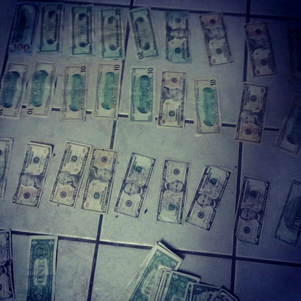1000hoodsquad's tweet photo. Feeling like @2610D4LMOVEMENT  @d4lbhfpromotion  paper boy SALUTE K.O.B I see ya hommi http://t.co/1zMFhJnclA