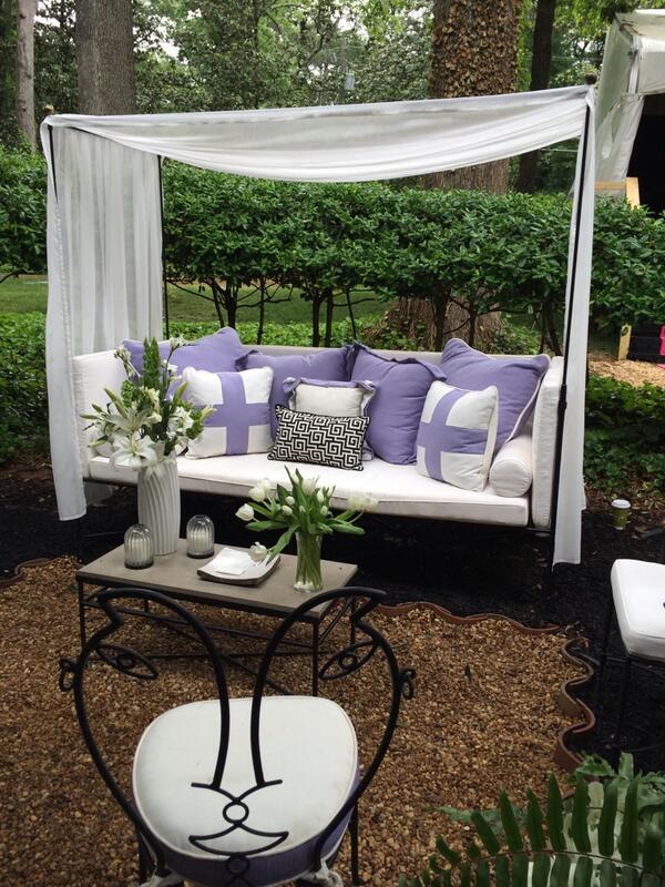 gibsonelle's tweet image. Fabulously Fresh outdoor space at the Atlanta Symphony Show house by  Lila Frank Interiors #interiordesignchat