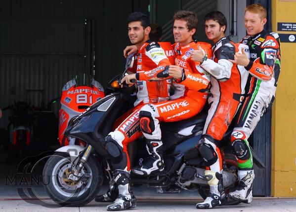 ManuTormo's tweet photo. Nueva montura para 2015? @jorditorres81 @DakotaMamola80 @nicoterol @PAUTN74 jajajajaja http://t.co/oRWbNmTwu6