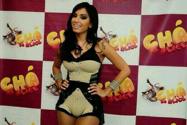 beliebersoft's tweet image. Anitta tem pinto
Repassem #HojeTemSambaDaOneDirectionEmSp #LouisBrazilLovesYou #1DWelcomeToBrazil