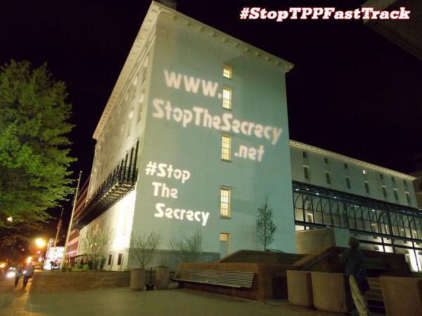 backboneprog's tweet photo. #StopTPPFastTrack Light Show, Washington, DC via http://t.co/Xx15ESw18H Sign the petition | http://t.co/oVBejrIuAi