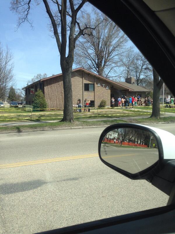 borchardt4's tweet photo. Beer pong on the lawn of a dry campus.  Fun to take a drive down university. #Springfest2014 http://t.co/e0eNeIaMNT