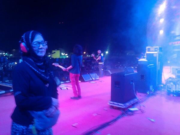 bunda <a href="/veceha/">Bunda Iffet Sidharta</a> RT <a href="/slankdotcom/">Slank Band</a>: SLANK NGGAK ADA MATINYA di #Soundrenaline2014