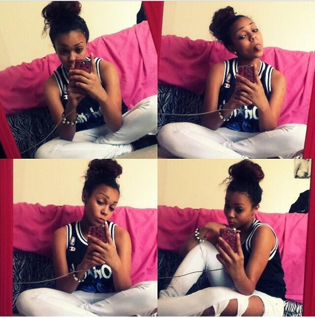 Watch Lezzy Lez's leaked NSFW photo on TwXstars