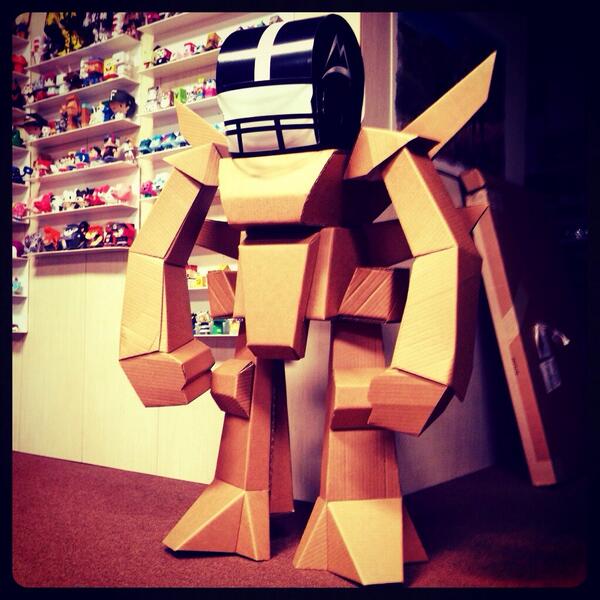 nick_fu's tweet photo. whooaaaa..!! RT @Abz1213: Cardboard robot is almost done. http://t.co/lEvK2vTEQl