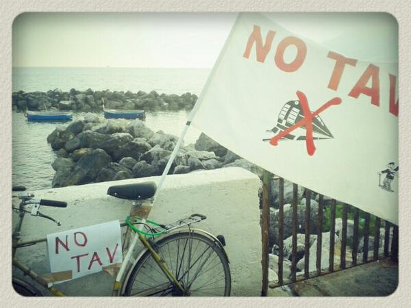 luocchio's tweet photo. #salerno #biciclettatasolidale #notav #10m http://t.co/OARJ9dryDN