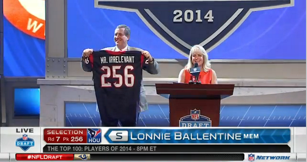 nflnetwork's tweet photo. Mr. Irrelevant. 

Pick #256 to the @HoustonTexans - Lonnie Ballentine! #NFLDraft http://t.co/z89L5iFKfh