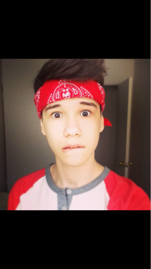 MahoganyLOX's tweet photo. doesn’t this boy look like jacob?! http://t.co/qMajb0fvzj