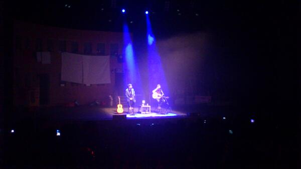 SergioO1987's tweet photo. Viendo a @estopaoficial en el Palacio de congresos de Albacete con @Inmagonzalez2 #Asolas http://t.co/iKOVkeBfue