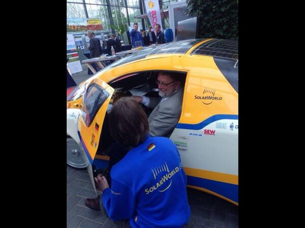 AalbertsOene's tweet photo. Zeer geslaagde #energiebeurs te #epe gehad! Met deze prachtige auto. @jan_aalbers http://t.co/Pxt5sJFNuu