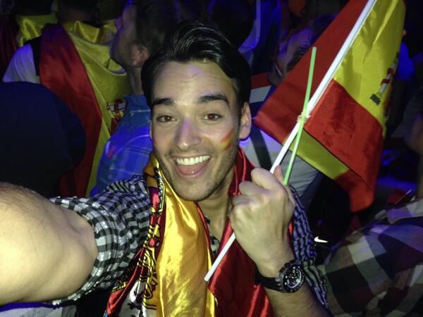 davidmoreno's tweet photo. Aquí estoy!! A la izquierda del escenario donde la pasarela!! El año que viene representando a mi país!! #eurovision http://t.co/tt6MNi20fG