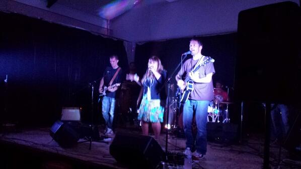 VilleFlayosc's tweet photo. En direct du concert de Faceboob http://t.co/MFzdGepgfd