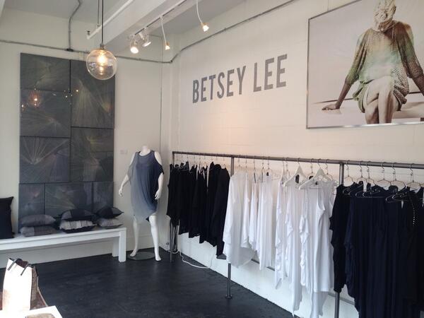 kathlinargiro's tweet photo. Visit my fav #fashion designer friend @BETSEYLEENY in @DUMBOBID when you go to @BKLYNDESIGNS http://t.co/ifH2dQXX8P