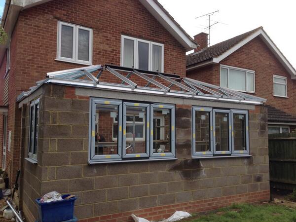 CherwellUK's tweet image. My livin room roof taking shape @Ultraframe1