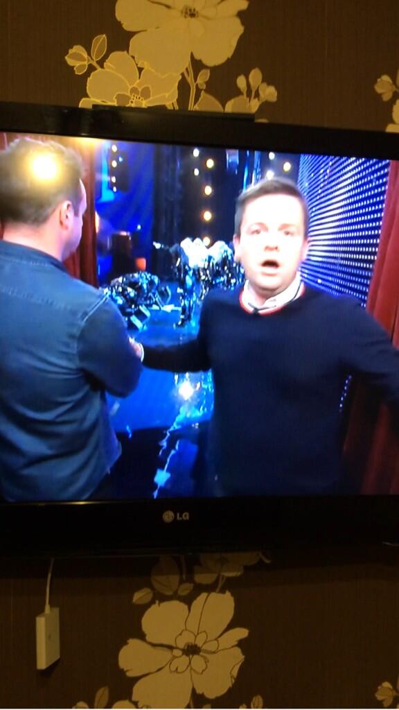 fairydustie71's tweet photo. @antanddec love this reaction!!! http://t.co/8X3VGHCdeA