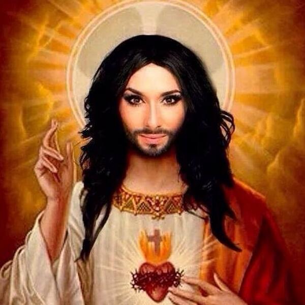 lentaruofficial's tweet photo. Читатель реплаит, что мы ничего не понимаем в Евровидении. Ну ок. Тогда читайте про Кончиту: http://t.co/mlh71eZV5q http://t.co/X4wd9i2IV6