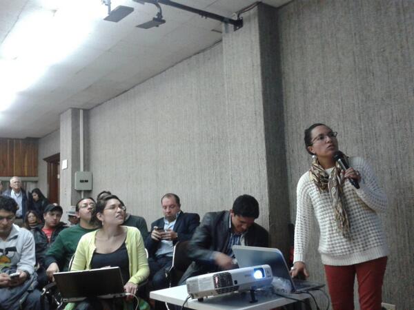 danielaperalvo's tweet photo. .@adriemilia en su elevator pitch sobre @hiperestrategia en #BarcampUIO http://t.co/530M9Fiswi