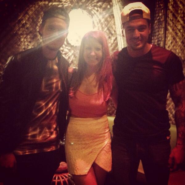 RStrouvalis's tweet photo. @charlessims_ @Mario_Falcone at work 😬 http://t.co/l7R4p749UO
