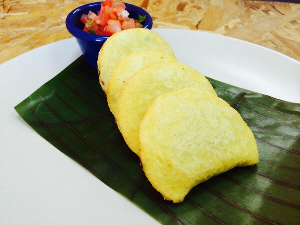 SaborFood's tweet image. Happy mothers day. Free empanadas for them #saborfood #sandiego #colombia #foorporn #chulavista