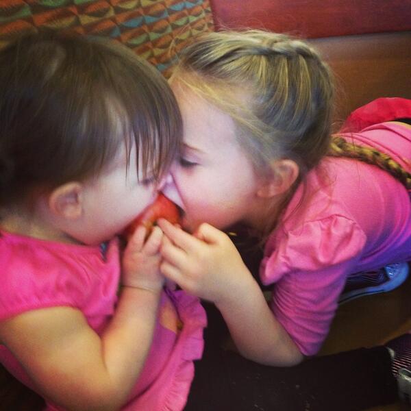 DanaDiDonato's tweet photo. My girls are taking "sharing" to a whole new level. #NextTimeWe'llUseAKnife #OrBuy2Apples #Germs http://t.co/21CnEUBqFI