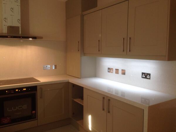 TFElectrical's tweet photo. New kitchen install finished on Tuesday http://t.co/Q2LDqMgPh6