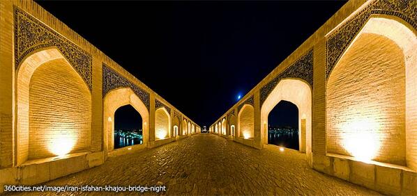 Khajou Bridge #Iran #Isfahan
 #MustSeeIran 
@AliAraghchi  
Photo by Ramin Dehdashti