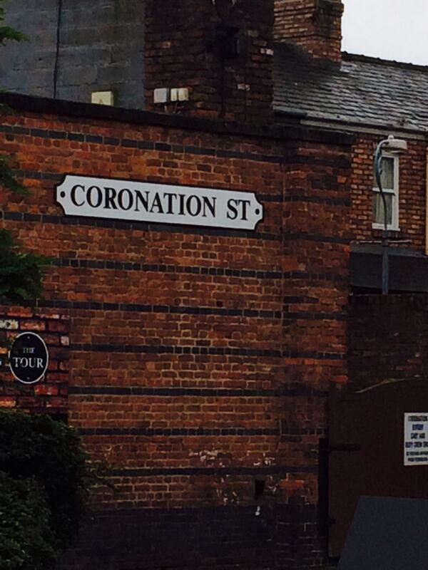 Debidoobi's tweet photo. Lovely afternoon with my mum  @ Coronation Street Tour http://t.co/dLljS7JOwr