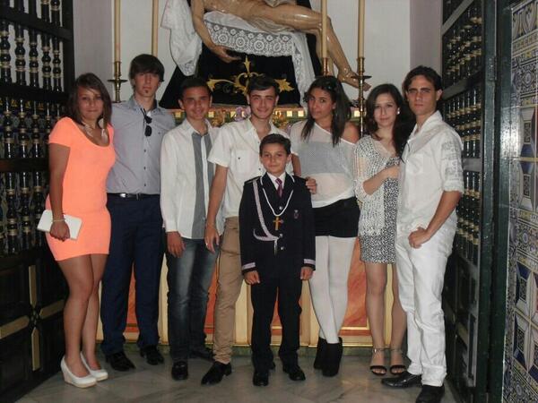 Jose_Naranjo93's tweet photo. Diia de comuniion perfecto junto a @Yai922 @PascualOrtiz17 @Chicaguapa12  @AdriOrtiz18 @93Neiva http://t.co/DUvqgTBkxa