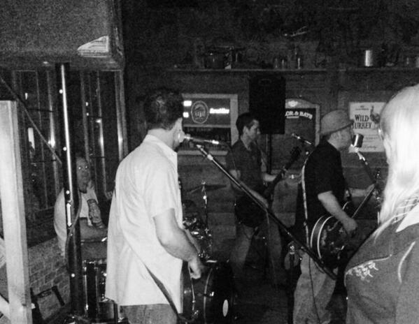PCamerah's tweet photo. Watching play list The Border City Beatdowns @merchantale @bcbniagara @ericmart1976 http://t.co/fhIvr2dBeS