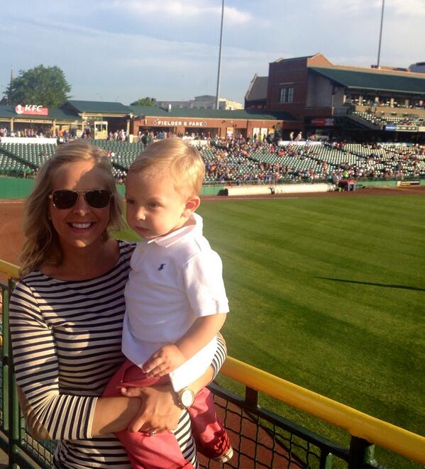 leslieplans's tweet photo. Thanks @BatsRadio for a great start to Mother's Day weekend! #craftbeerintheoutfield #baseball #myboys http://t.co/slSfxJNf23
