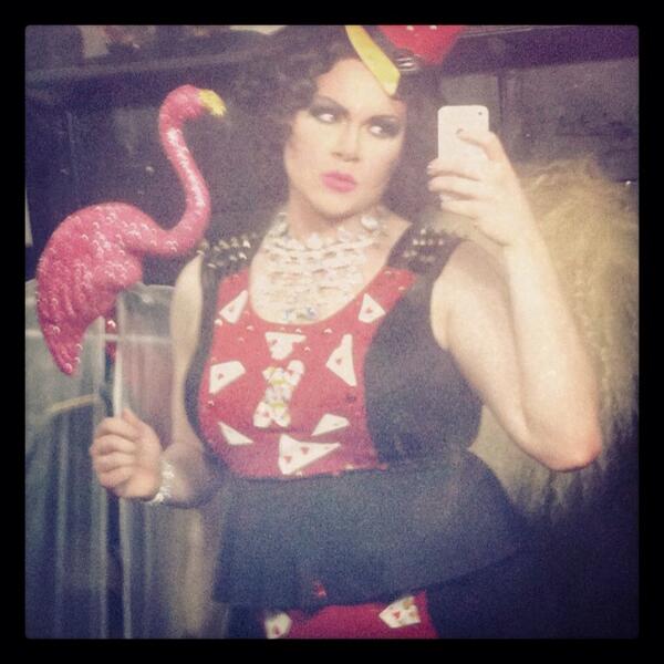 #aliceinwonderland #queenofhearts #offwiththeirhead #flamingo #xtacylove #hausoflove #crewsandtangos