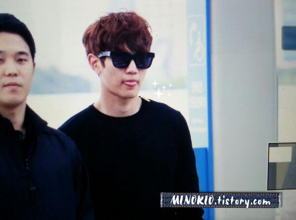 140511 Minho @ Aeropuerto de Incheon rumbo a Taiwan BnUKPRwCMAAKqQm