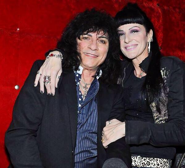 PaulShortino's tweet photo. #ModelForMutts @LandRoverLV @NevadaSPCA @Rock_Vault @jenpbradley @DaynaRoselli @johnnykats @MOREFOX5 @VegasNews http://t.co/adX8MpRxx3