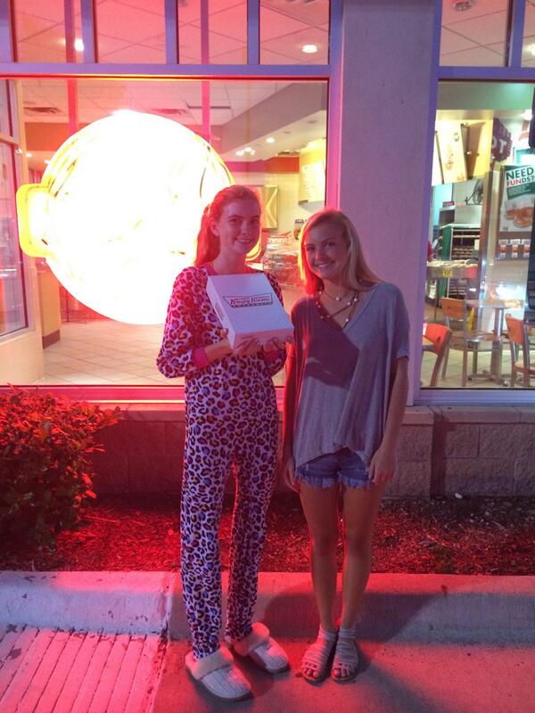 peytonward17's tweet photo. hot light is ON http://t.co/eSVqeDRYlI