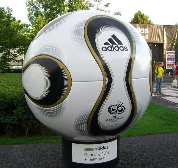 Quersha_'s tweet photo. Mi balón favorito de todos los fucking tiempos http://t.co/nBNVyI9Fld