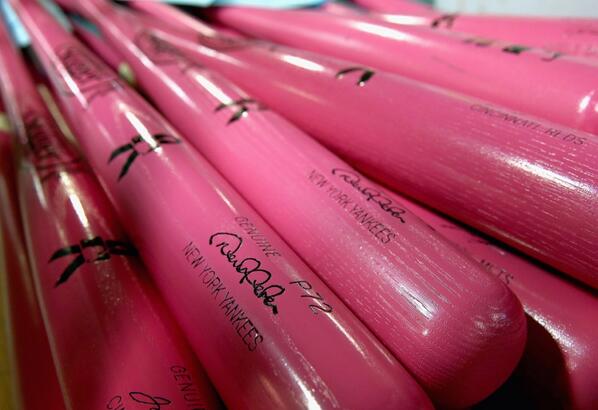 Followers to RETWEET can win a pink #MothersDay bat from <a href="/sluggernation/">Louisville Slugger</a>. #MLBFC