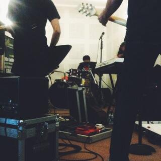 @kripikpeudeus live on the studio !! #indonesian #raprock #band