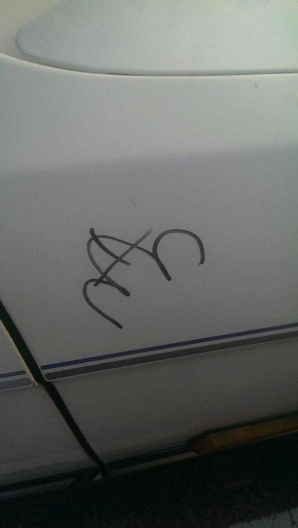 felixbumble's tweet photo. @thelizhayes @60Maaxxeins a32!"yaSs ey¥l3;__ew} RRREdy http://t.co/ZvOQJuY0xY