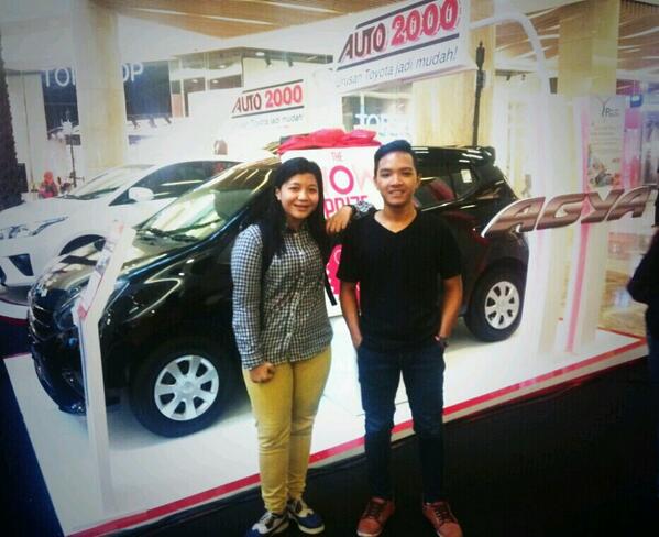 Sayaaaaang aku mau yang di belakang nih! ~~\o/ <a href="/auto2000camp/">auto2000campaign</a> <a href="/JktMarketing/">JakartaMarketingWeek</a> #JMW2014 #peoplewithpassion