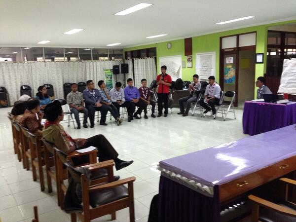 ajirachmat's tweet image. Diajak berbagi pengalaman dengan temen temen @DK_Nasional di pusdiklatnas Pramuka cibubur.. #BacktoScouting