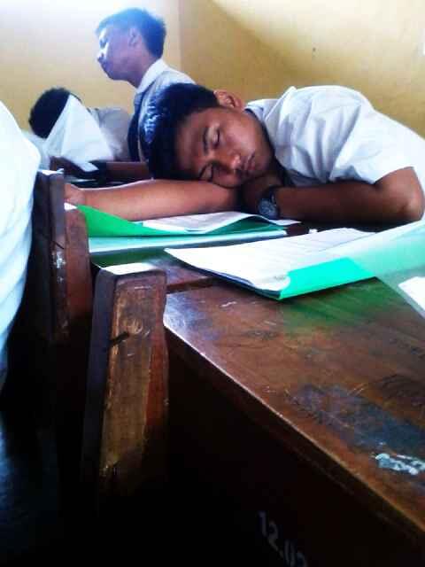 Imthfourssible_'s tweet photo. Itu pampam pas PM tidur wkwk pules banget iya http://t.co/zh6pgOAzf5